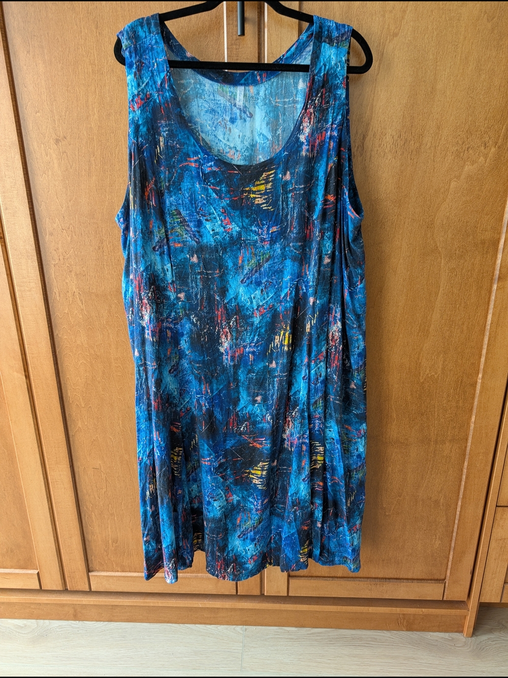 Blue Sky Multitone Blue Abstract Top with Coral Accents With Pockets And Tie